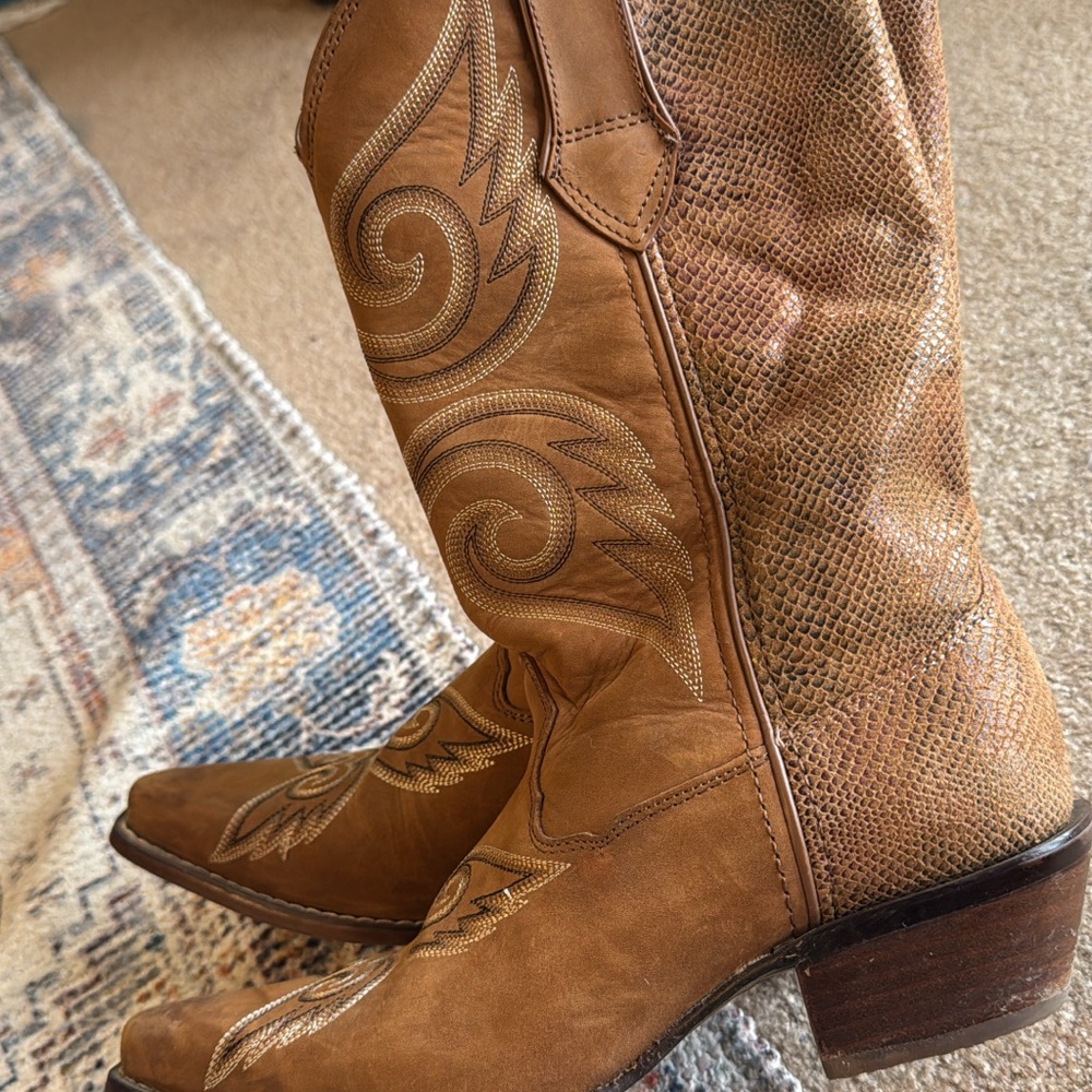 Durango Tan Leather Heeled Boots